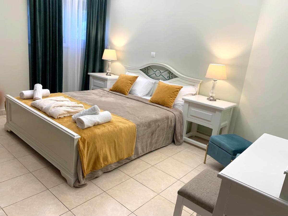 Apartment A&b And Ialysos (Rhodes)